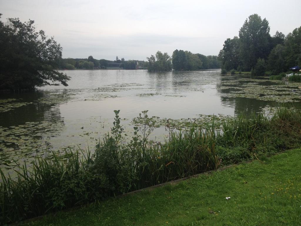 Lake Park Berlare 外观 照片