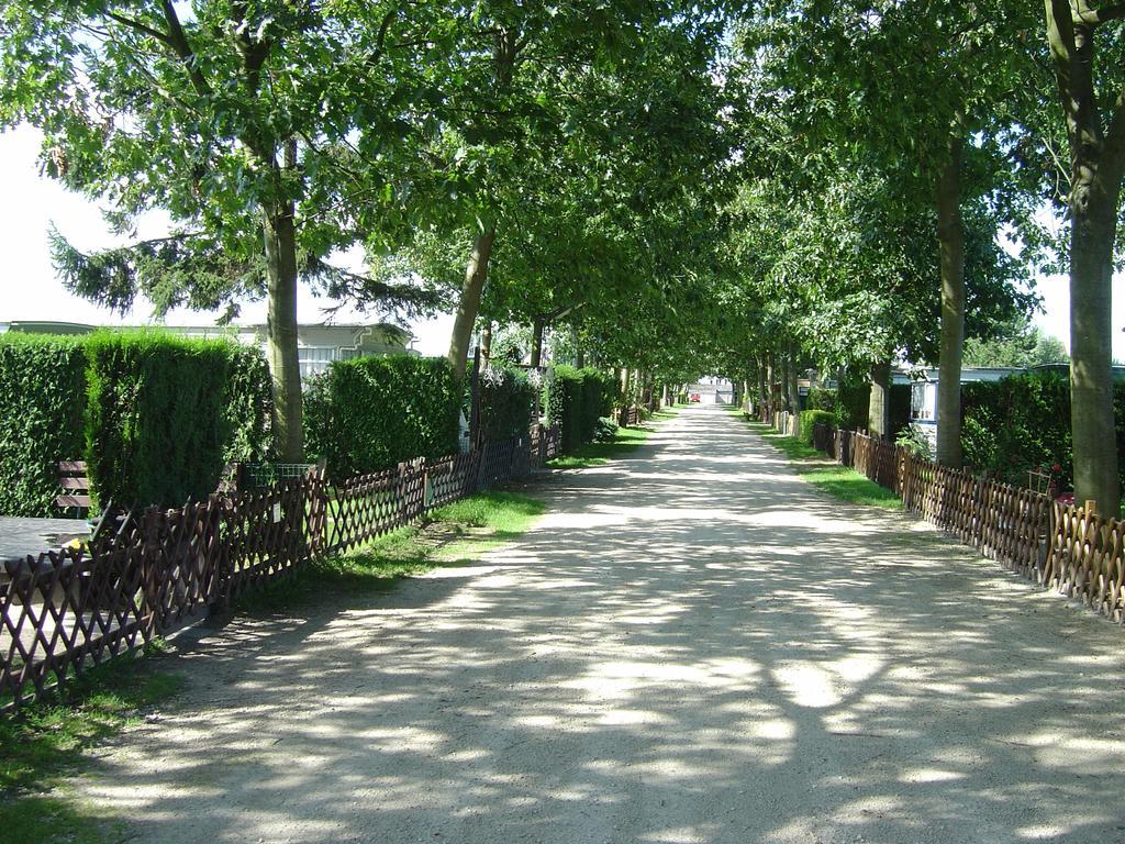 Lake Park Berlare 外观 照片